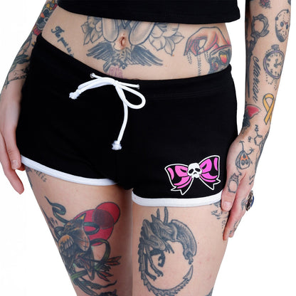 Lindos pantalones cortos negros con lazo de calavera