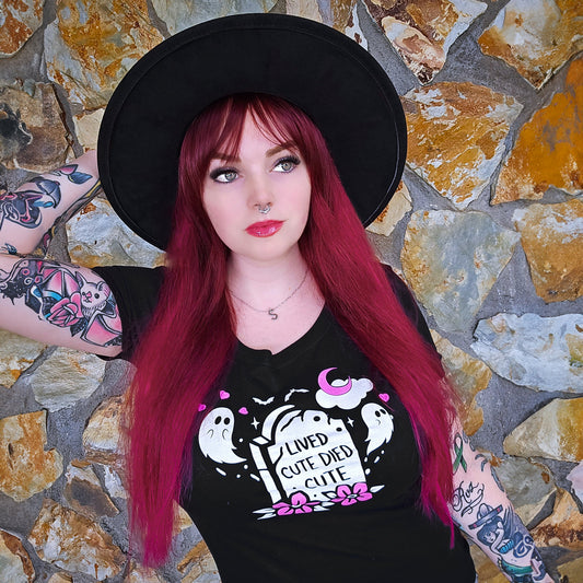 Vécu mignon mort mignon t-shirt graphique pour femmes