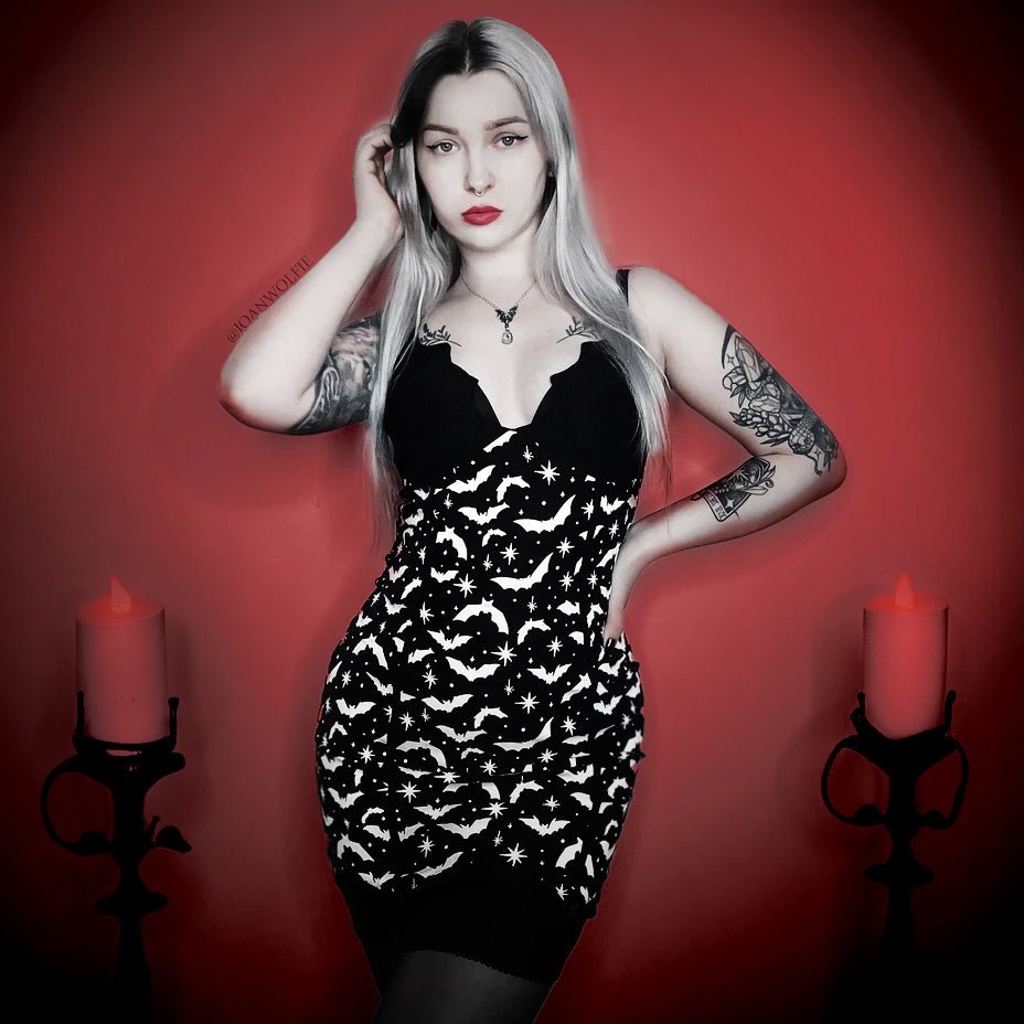 Too Fast | Gothic Bats And Stars Bat Cup Dress